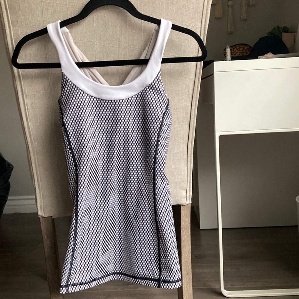 Lululemon top